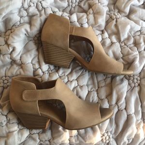 NaturalSoul Nude Wedges